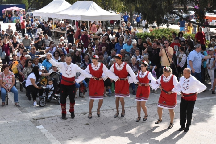 Първият Фестивал на ореха събра хора от цяла България в Долна Оряховица