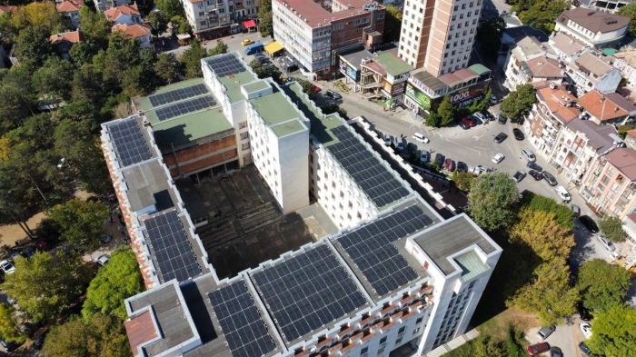 Фотоволтаична централа е изградена върху покрива на V корпус на ВТУ „Св. св. Кирил и Методий“
