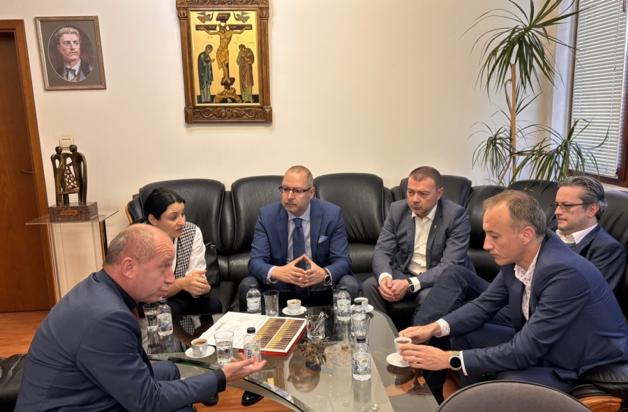 Председателите на 2 парламентарни комисии бяха гости във ВТУ