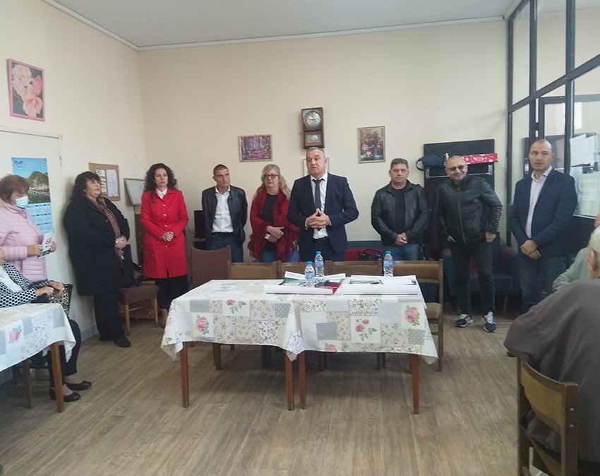 По-евтини карти или безплатни билети за градския транспорт поискаха от Огнян Стоянов пенсионерите от Гарата и Калтинец