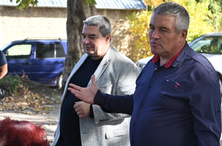 Първомайци ще влезе в новия мандат с аптека и проект за асфалтиране на 12 улици