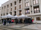 Всички секции в Горнооряховско отвориха нормално, във Върбица избирателите са посрещани от плакати „Не на платения вот“