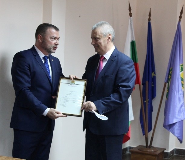 Маринета Кузманова е новият председател на Общинския съвет в Полски Тръмбеш, Георги Чакъров се закле като кмет