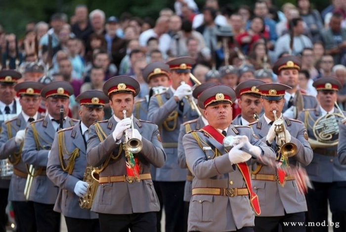 Търси се оркестрант за военен духов оркестър
