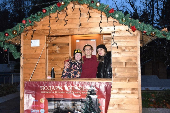 Интеракт клуб събира дрехи за семейства в неравностойно положение