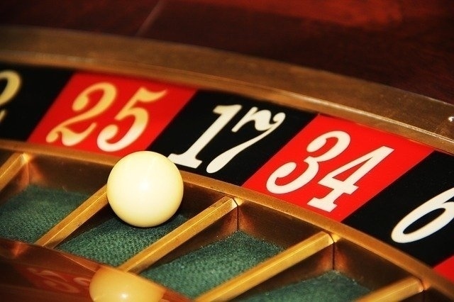 Лясковчанин потроши с гаечен ключ автомат в казино