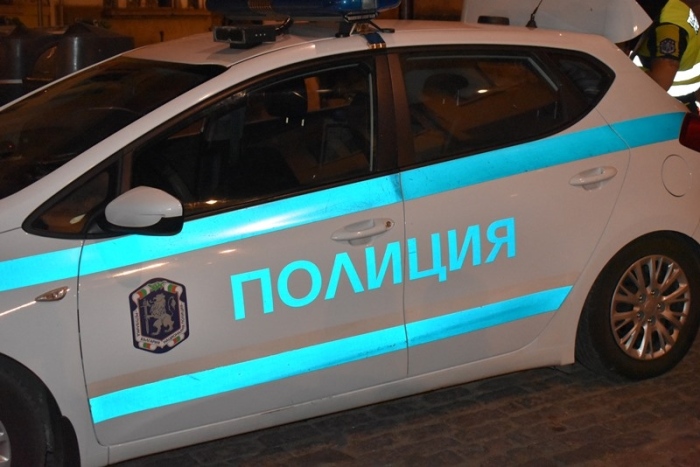 В Горна Оряховица нарязаха гумите на кола, докато собственикът й бил на гости