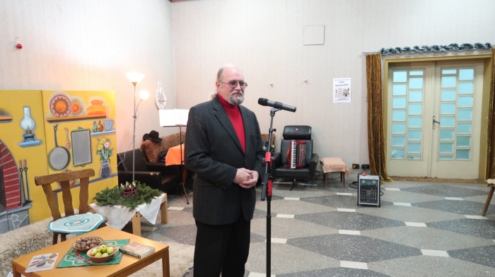 Стефан Митев представи в Първомайци най-новата си книга – сборника с афоризми „Незатишие“