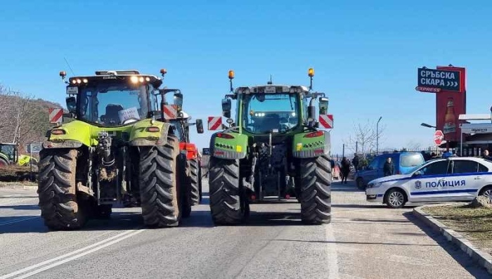 Земеделци блокираха пътя София – Варна при Шереметя