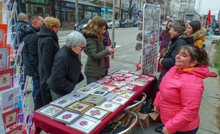Благотворителна изложба на мартеници бе открита във Велико Търново