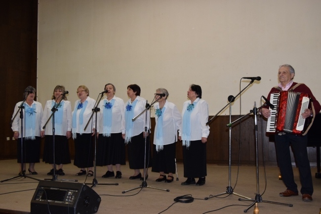 В Горна Оряховица самодейни групи отбелязаха с концерт предстоящия празник на любителското художествено творчество