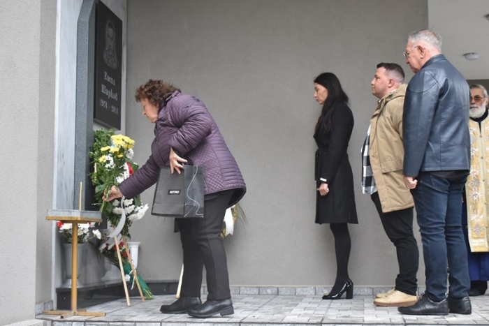 В Лясковец почетоха баретата Емил Шарков, съпругата му призова паметта за него да е винаги  жива