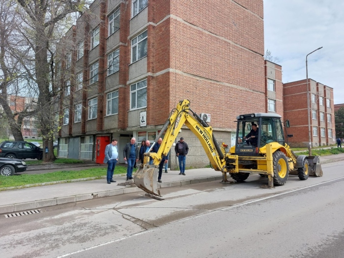 Започна цялостна реконструкция и ремонт на ВиК съоръженията на ул. „3-ти март“ в Свищов