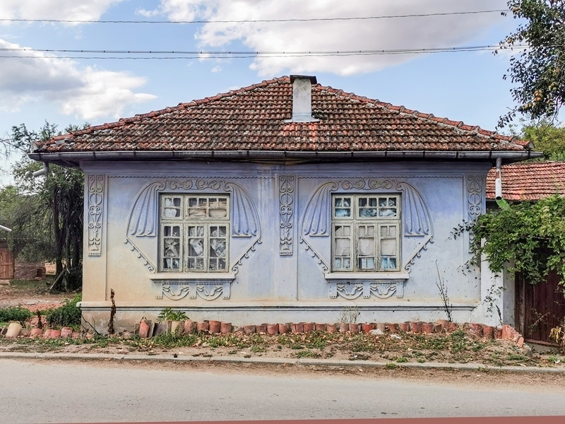 Три дами откриват архитектурни съкровища в българските села