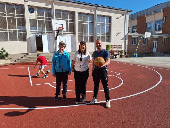 Нова баскетболна площадка посрещна учениците на СУ „Вичо Грънчаров” след ваканцията