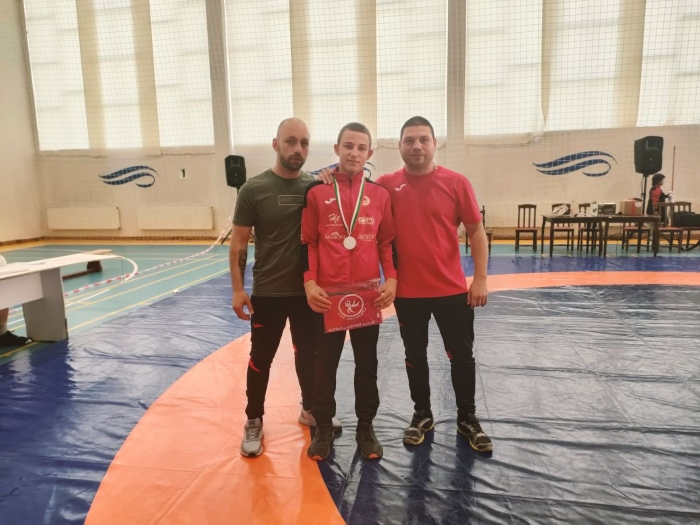 Илиян Ангелов спечели сребро от Международен турнир по свободна борба в Гълъбово