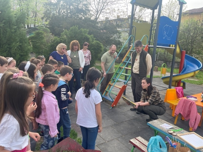 Лесовъди гостуваха на децата от група „Мечо пух“ в ДГ „1 юни“ във Велико Търново