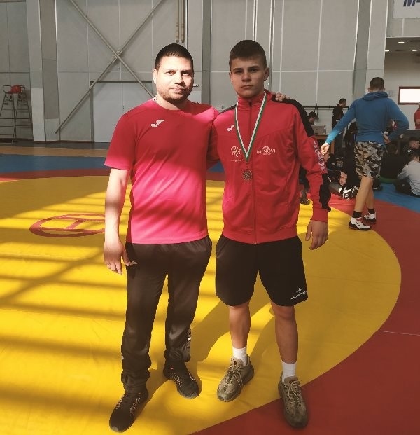 Георгий Серго донесе първия медал в класическата борба в новата история на „Локомотив”