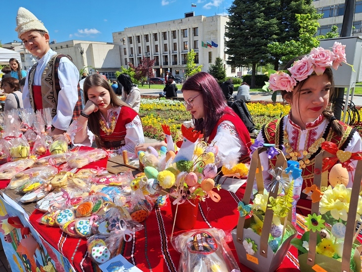Във Великденски благотворителен базар и концерт се включват децата на Община Горна Оряховица
