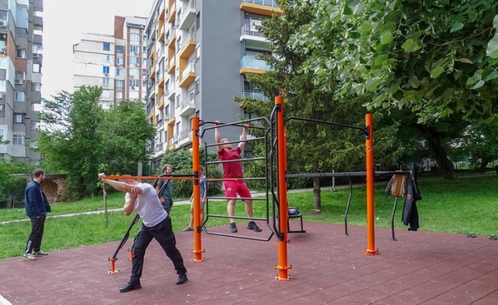 Нови площадки за фитнес на открито са монтирани в два великотърновски квартала