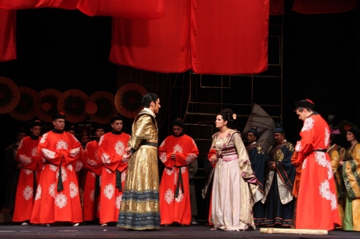 Романтичната оперета „Страната на усмивките“ е новият творчески проект на великотърновския театър