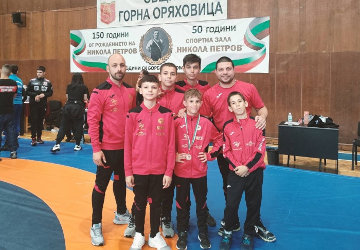 Два бронзови медала спечелиха домакините на ДЛОШ по борба за деца в Горна Оряховица