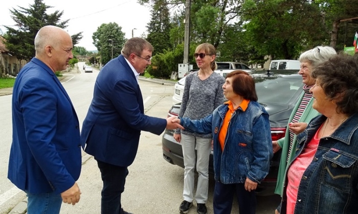 С подкрепата на проф. д-р Костадин Ангелов във великотърновското село Плаково отново ще има личен лекар