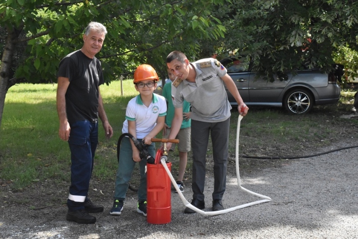 Близо 250 деца се забавляваха и научиха много за работата на пожарникаря и спасителя в Горна Оряховица