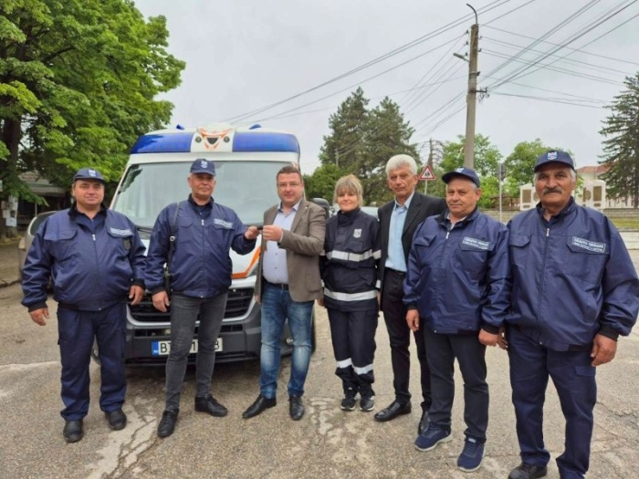 Кризисният център в село Овча могила получи нова линейка