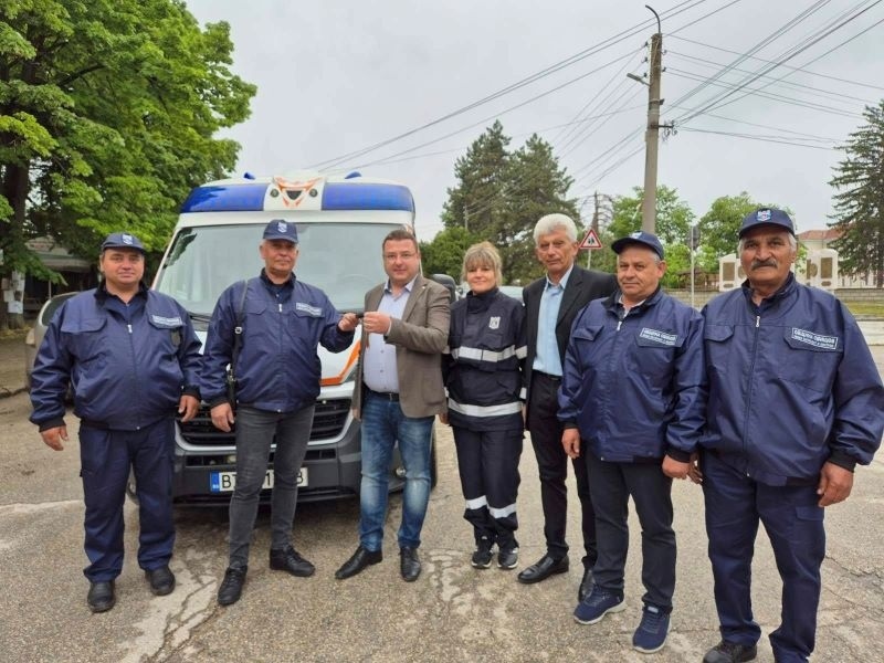 Кризисният център в село Овча могила получи нова линейка