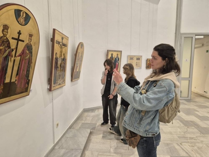 НГПИ „Тревненска школа“ нареди представителна изложба в Изложбени зали „Рафаел Михайлов“ във Велико Търново
