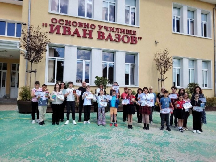 ОУ „Иван Вазов“ отличи с медали и награди най-добрите участници в състезанието по английски език „WHIZKIDS“