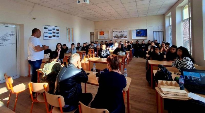 В ПТГ „Васил Левски“ провеждат вдъхновяващи срещи в рамките на Месеца на кариерното ориентиране