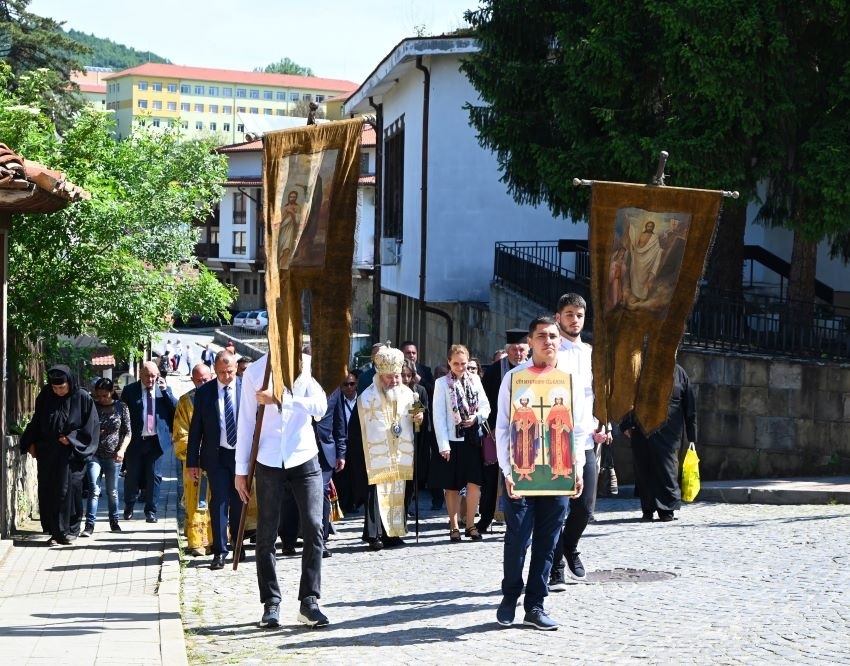 Град Елена отбеляза своя празник с богата тържествена програма 