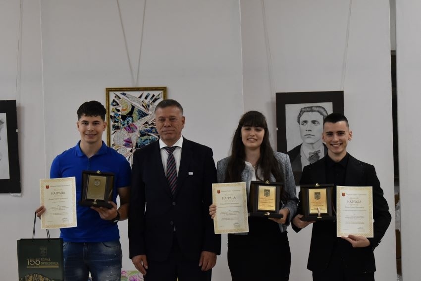 Горна Оряховица отличи младежите, които неуморно градят бъдещето й