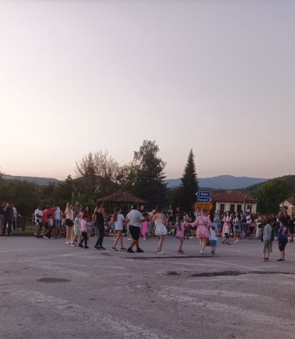 С много веселие премина традиционният за Еленското село Чакали събор 