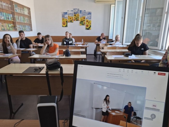 Свищовската академия проведе първия единен приемен изпит по математика