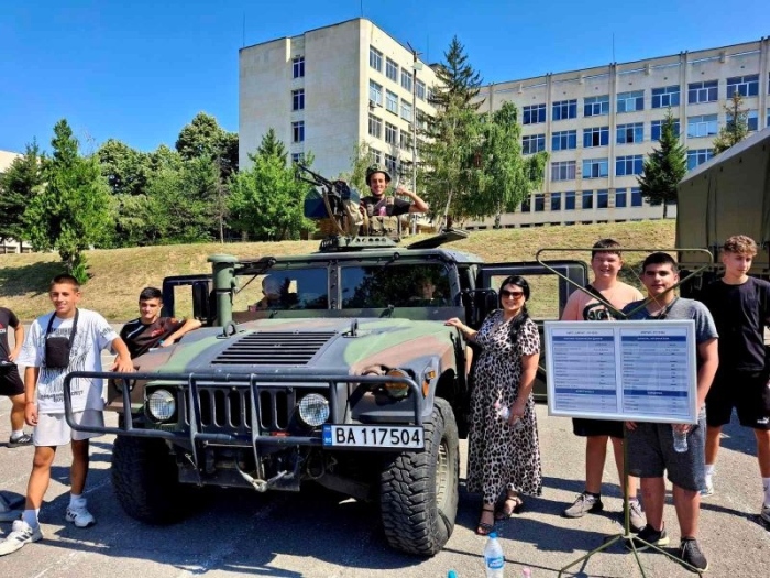 Ученици от Горнооряховската професионална техническа гимназия гостуваха в НВУ „Васил Левски“
