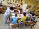 Студентки от Великотърновския университет вдъхновяват възрастни хора чрез арттерапия