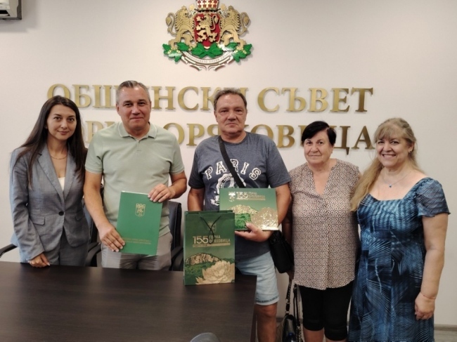 Австрийски гражданин дари средства за ремонт на ограда и врата на гробищен парк в Първомайци