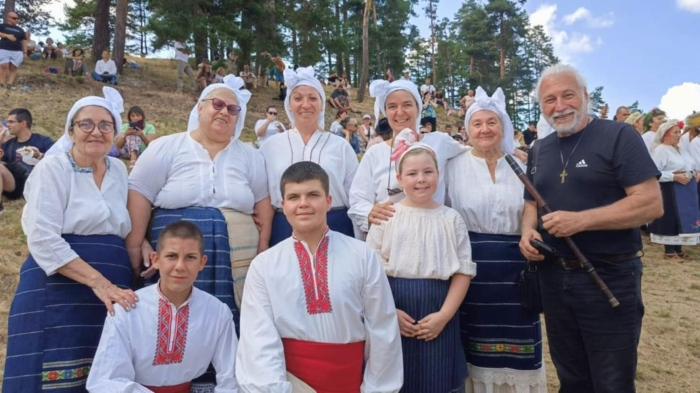 Отлично представяне на певците от Школа „Калина” на сцената на ХІII Национален събор на народното творчество 2025 в Копривщица