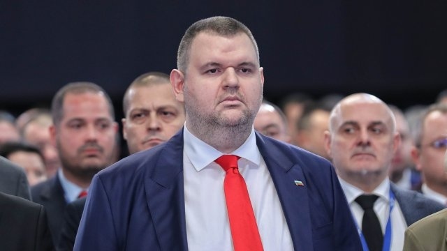 Делян Пеевски:  Институциите незабавно да затегнат контрола и санкциите за бързите кредити!