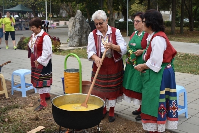 В Козаревец канят на Празник на кокошата чорба