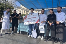 Аслан Ахмедов от Гимназията по туризъм е големият победител в конкурса за нетрадиционна торта „Гараш“ в Русе