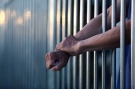 Полицейска проверка за силен шум завърши с нападение над униформен и арест