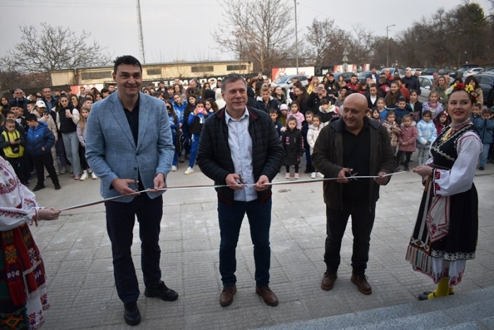 Волейболната легенда Владо Николов дойде за откриването на енергийно обновената Спортна зала „Никола Петров“ в Горна Оряховица