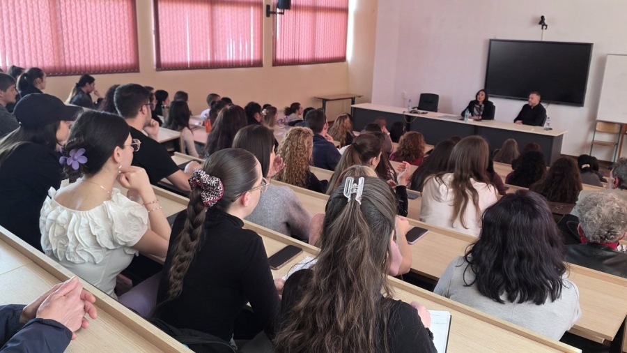 Представянето на „Либиийският случай: всички дипломатически средства“ предизвика сериозен интерес във Велико Търново