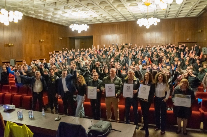 Топ авиатори се срещнаха с възпитаници на горнооряховско училище, подготвящо нова специалност за въздухоплаване