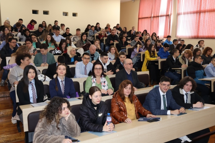 ВТУ е домакин на Десетия национален ученически конкурс „Пространство и време“