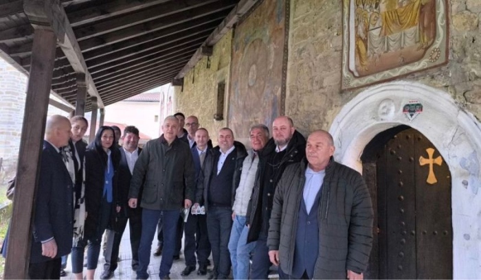 „Възраждане“ стартира кампанията си във Велико Търново с молебен за здраве и успех 